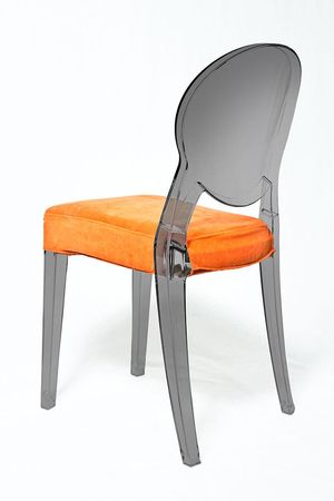 durchsichtiger Stuhl