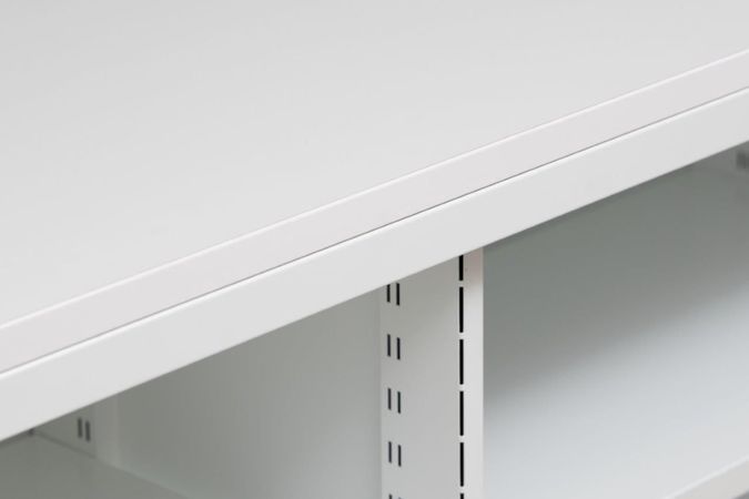 Detailansicht Stahlschrank mit Rolladentüren