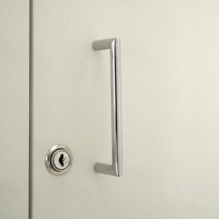 Zylinderschloss Chromgriff Aktenschrank Flügeltürschrank Holztüren Anbautüren Sideboard Kommode