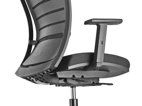 Bürodrehstuhl mit höhen-verstellbaren Armlehnen und Lendenwirbelstützte