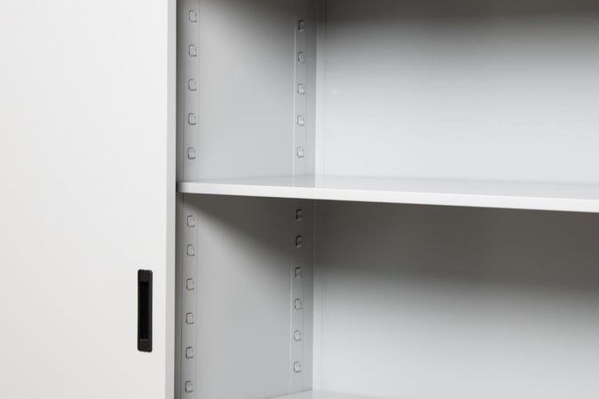 Schiebetürschrank 3 Fachböden innen