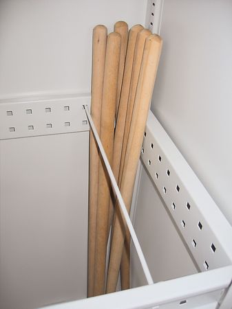 PAVOY Sportgeräteschrank konfigurierbar bis Vollausstattung | Ballschrank mit Flügeltüren | 195 x 120 x 50 cm mit Vollblech- oder Lochfeldtüren | große Farbauswahl