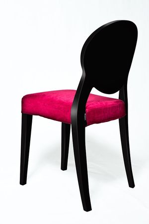 durchsichtiger Stuhl