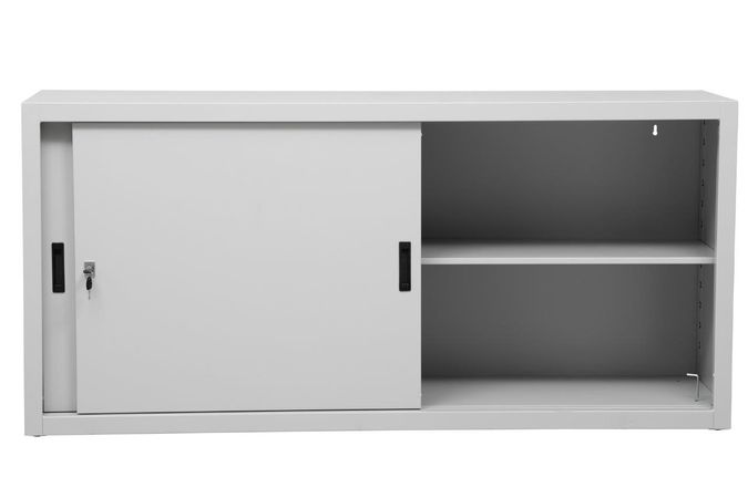 Schiebetürschank geöffnet